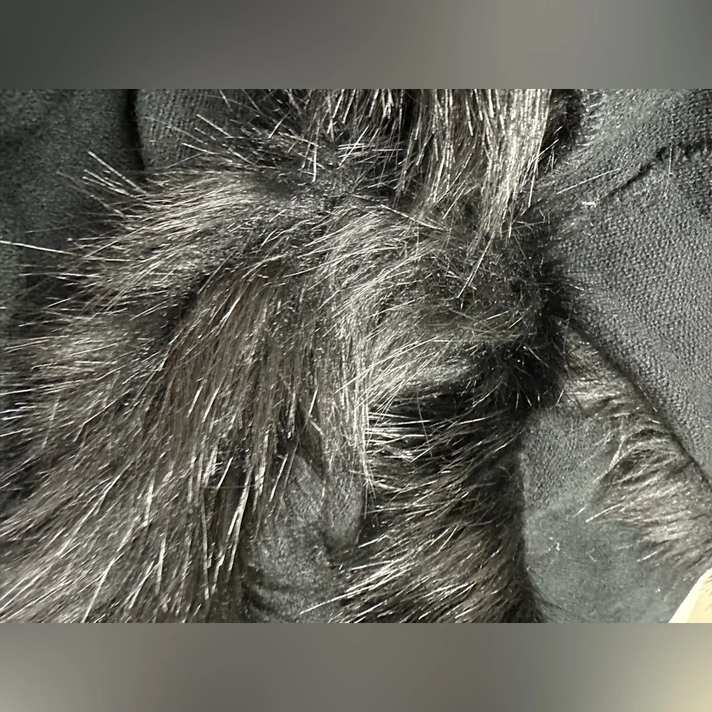 Sioni Black Knit Faux Fur Cape, L/XL, NWT - Picture 11 of 12